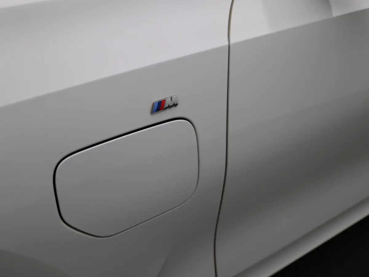 320e Business Edition Plus | Automaat | Apple Carplay / Android Auto | Panoramadak | Achteruitrijcamera | Parkeersensoren | Stoelverwarming | Stuurverwarming |