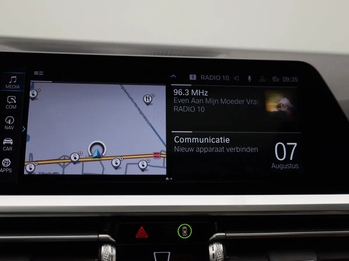 320e Business Edition Plus | Automaat | Apple Carplay / Android Auto | Panoramadak | Achteruitrijcamera | Parkeersensoren | Stoelverwarming | Stuurverwarming |