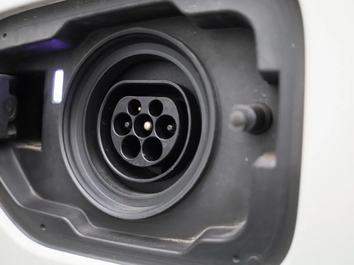 320e Business Edition Plus | Automaat | Apple Carplay / Android Auto | Panoramadak | Achteruitrijcamera | Parkeersensoren | Stoelverwarming | Stuurverwarming |