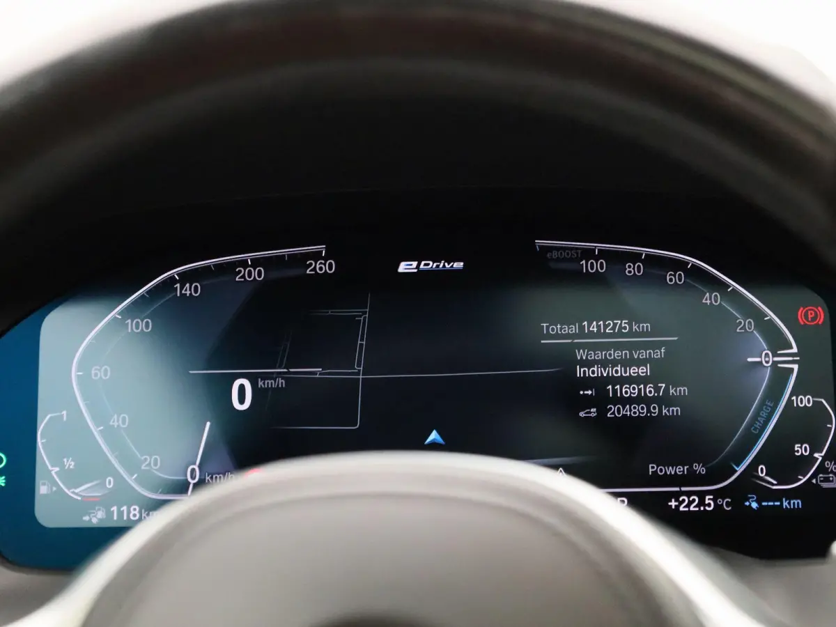 320e Business Edition Plus | Automaat | Apple Carplay / Android Auto | Panoramadak | Achteruitrijcamera | Parkeersensoren | Stoelverwarming | Stuurverwarming |
