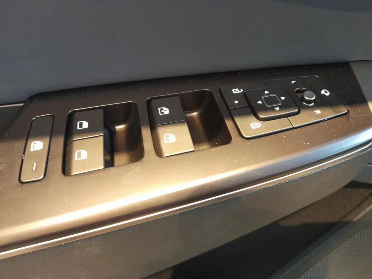 Light Edition 63 kWh Nieuw model | Navi | Camera | Accu=100% | Apple Carplay/Android Auto | Fabrieksgarantie t/m 30-4-2032 + 3x 1 jaar* | NAP