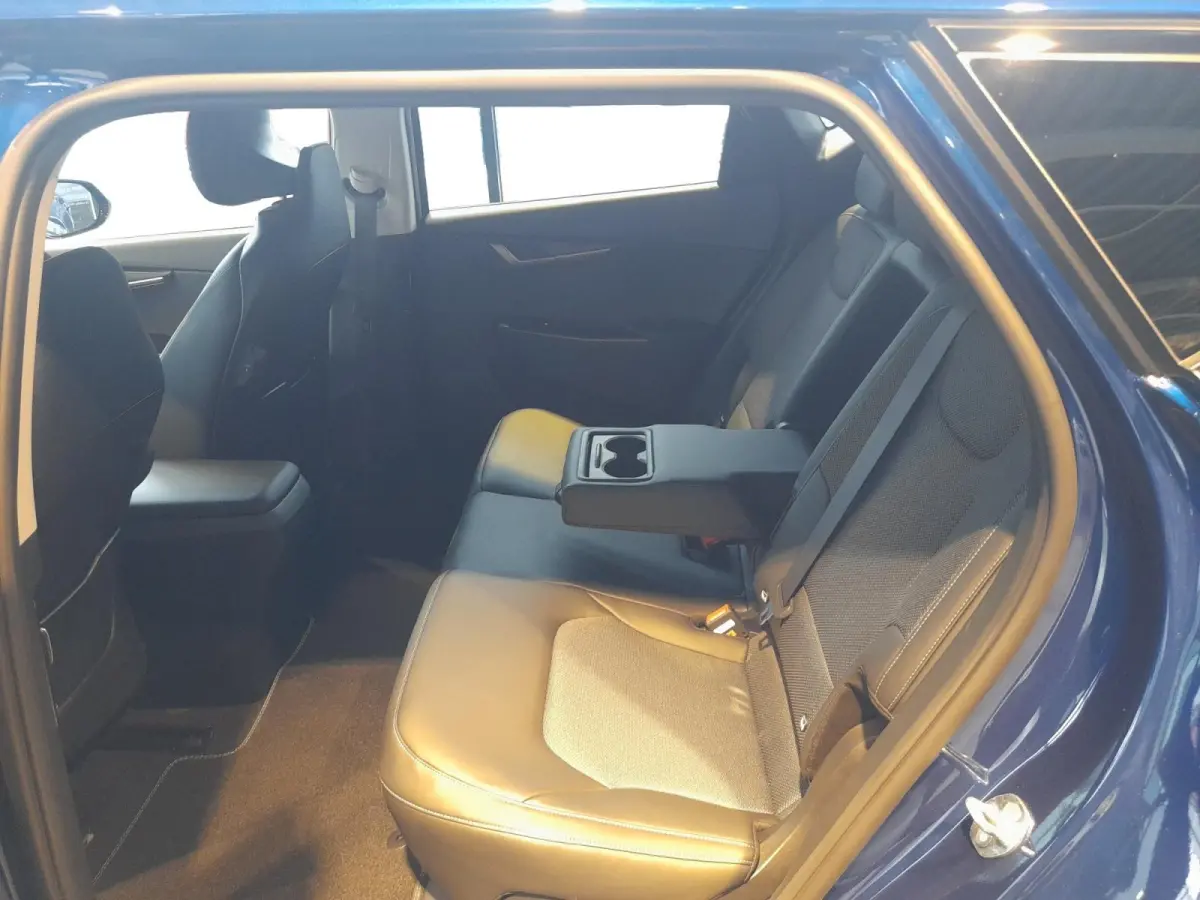 Light Edition 63 kWh Nieuw model | Navi | Camera | Accu=100% | Apple Carplay/Android Auto | Fabrieksgarantie t/m 30-4-2032 + 3x 1 jaar* | NAP