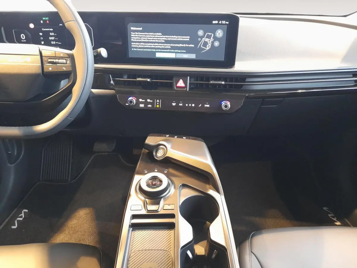 Light Edition 63 kWh Nieuw model | Navi | Camera | Accu=100% | Apple Carplay/Android Auto | Fabrieksgarantie t/m 30-4-2032 + 3x 1 jaar* | NAP