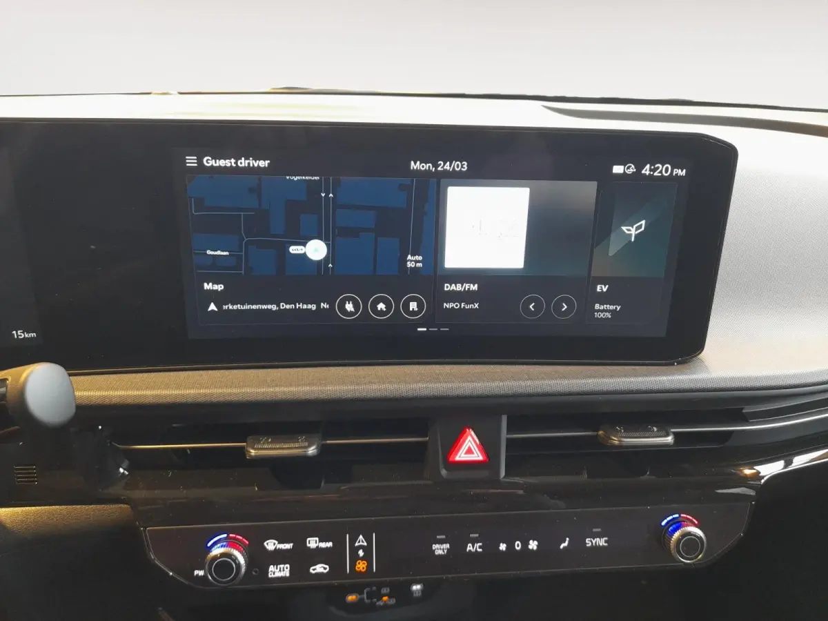 Light Edition 63 kWh Nieuw model | Navi | Camera | Accu=100% | Apple Carplay/Android Auto | Fabrieksgarantie t/m 30-4-2032 + 3x 1 jaar* | NAP