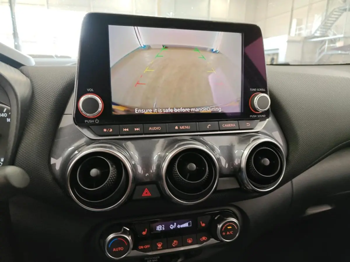 1.0 DIG-T BUSINESS ACCESS I AUTOMAAT I P-CAMERA I APPLE CARPLAY I CLIMATE CONTROL I STOELVERWARMING