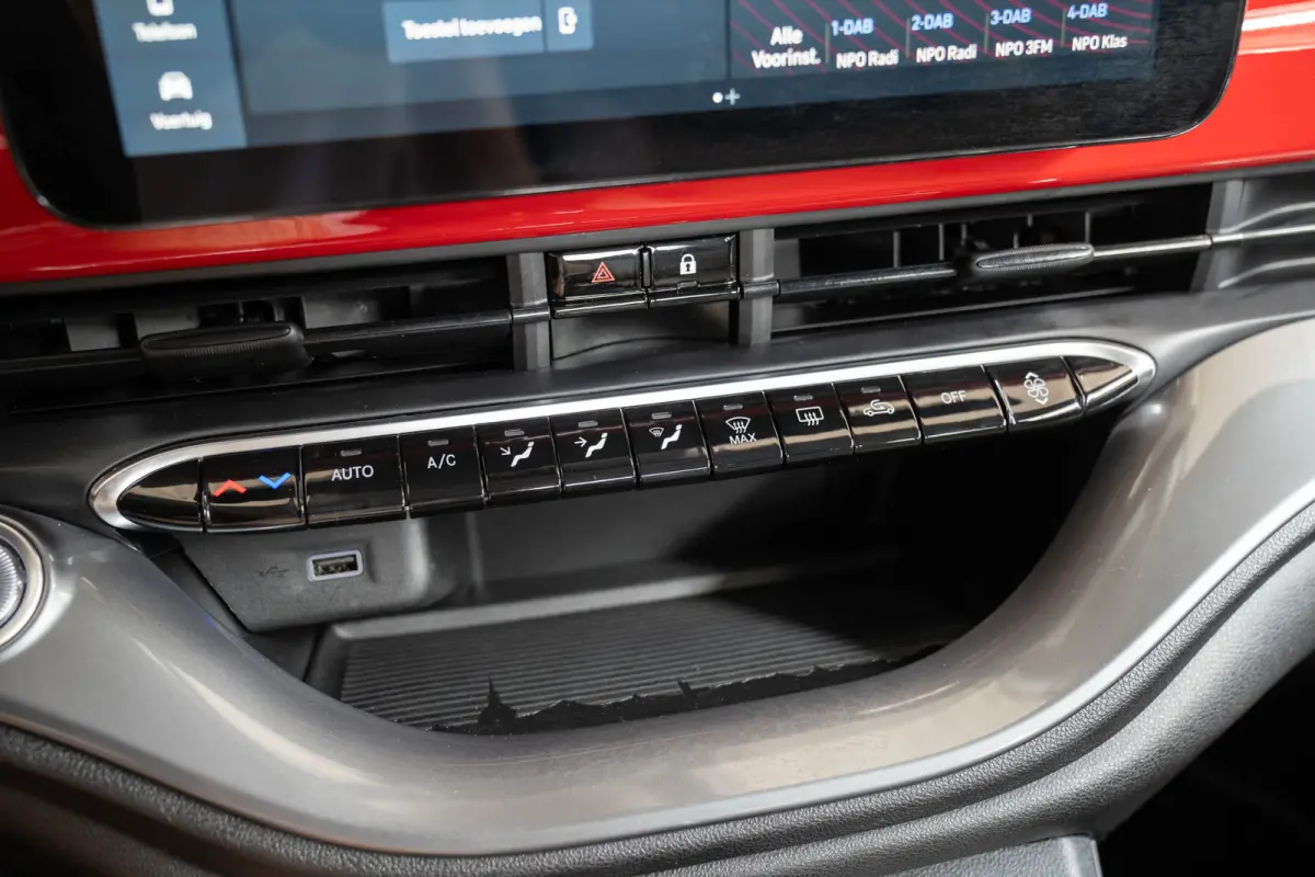 1.0 Hybrid Torino Launch Edition | Tot 8 Jaar Garantie | Climate Controle | Apple Carplay & Android Auto | Keyless | Cruise Controle |