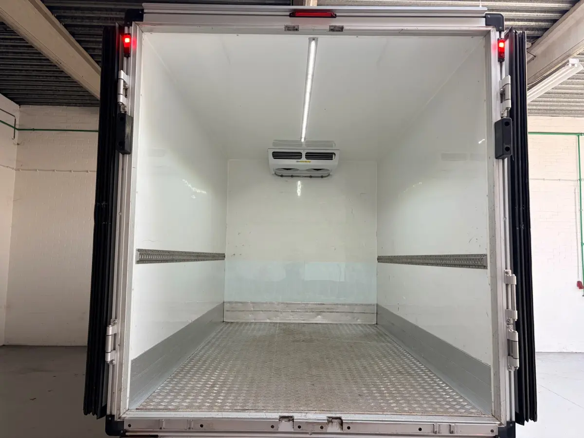 KOELWAGEN BAKWAGEN LAADKLEP AUTOMAAT 350 2.0 TDCI 130pk Trend ORIGINEEL NEDERLANDSE BUS! 1STE EIGENAAR! RIJKLAARPRIJS