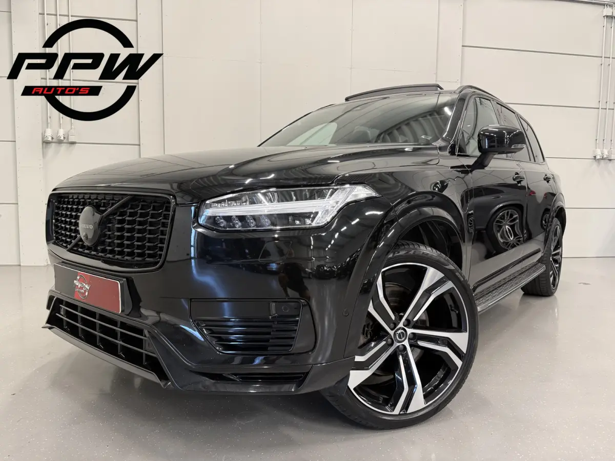 T8 Recharge AWD R-Design PANO/B&W/TREKHAAK/360CAMERA/22'/SOH 97,3%/HEAD-UP/STANDKACHEL/MEMORY/GOOGLE/R-DESIGN VOL LEER/DONKERE-HEMEL/BLACK ALL BLACK/VOLLEDIG VOLVO DEALER HISTORIE