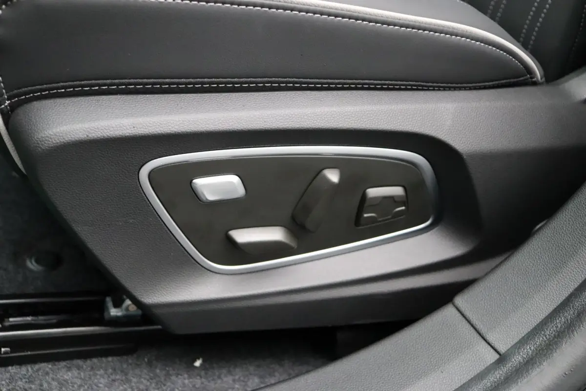 Instyle 87 kWh | Stoel-stuur verwarming | Lederen interieur | Elektrochromatish Panoramadak | Harman Kardon |