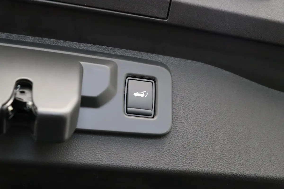 Instyle 87 kWh | Stoel-stuur verwarming | Lederen interieur | Elektrochromatish Panoramadak | Harman Kardon |