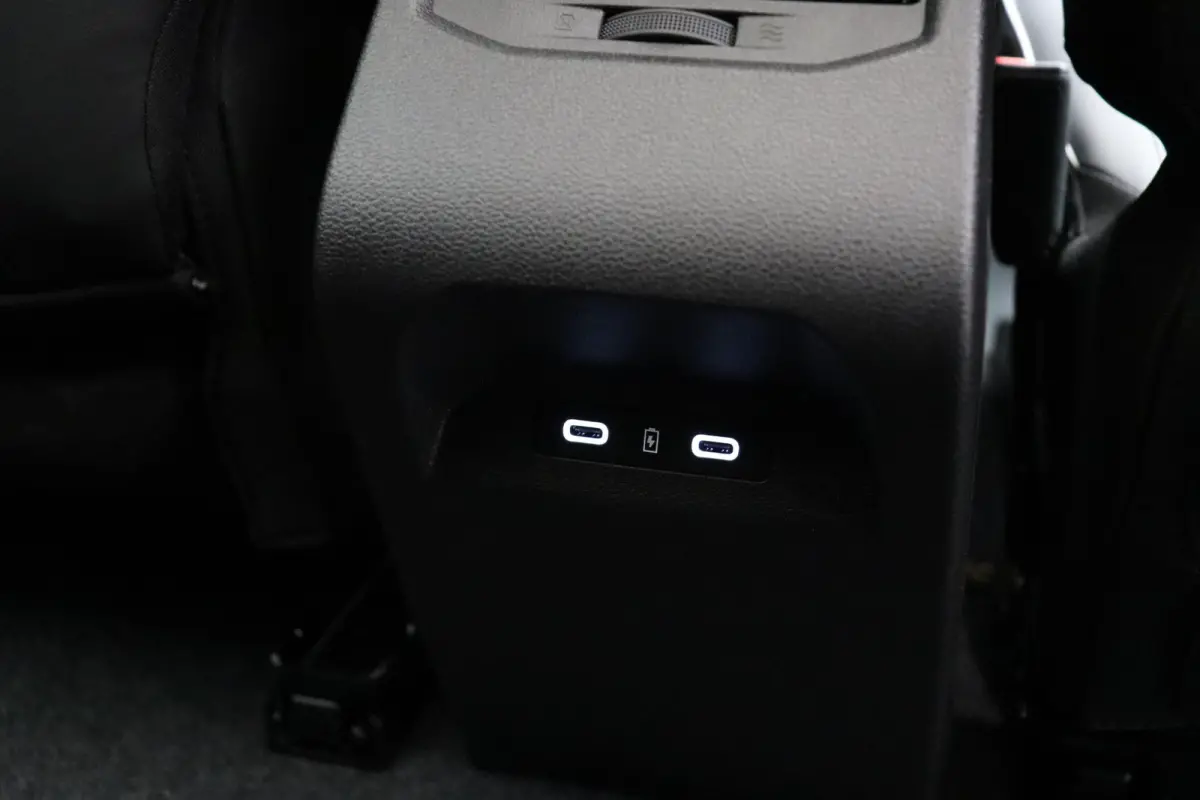 Instyle 87 kWh | Stoel-stuur verwarming | Lederen interieur | Elektrochromatish Panoramadak | Harman Kardon |