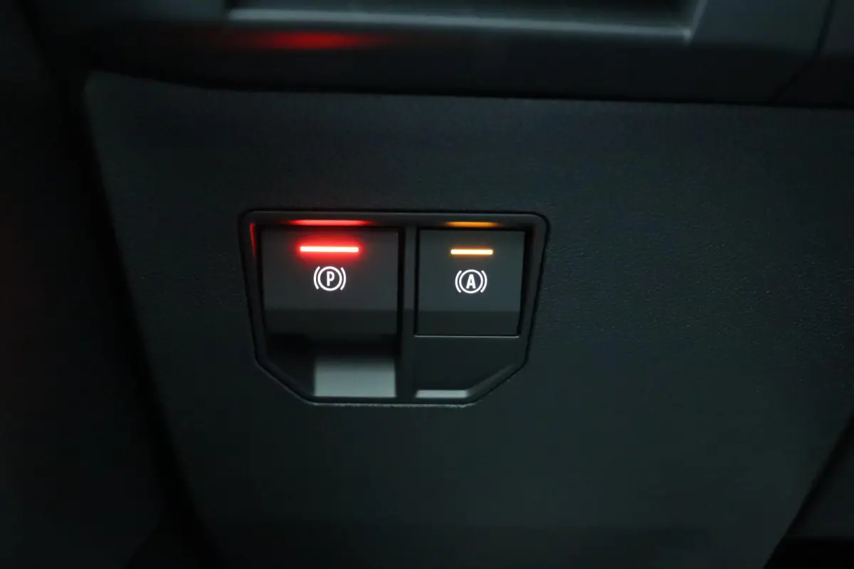 Instyle 87 kWh | Stoel-stuur verwarming | Lederen interieur | Elektrochromatish Panoramadak | Harman Kardon |