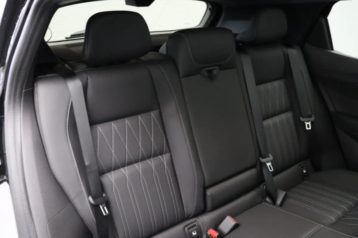 Instyle 87 kWh | Stoel-stuur verwarming | Lederen interieur | Elektrochromatish Panoramadak | Harman Kardon |
