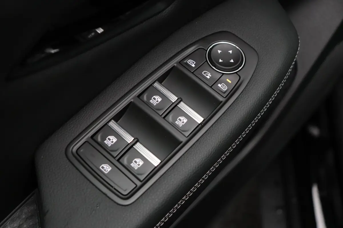 Instyle 87 kWh | Stoel-stuur verwarming | Lederen interieur | Elektrochromatish Panoramadak | Harman Kardon |