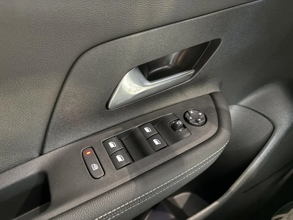 1.2 Turbo Hybrid GS Zwart dak