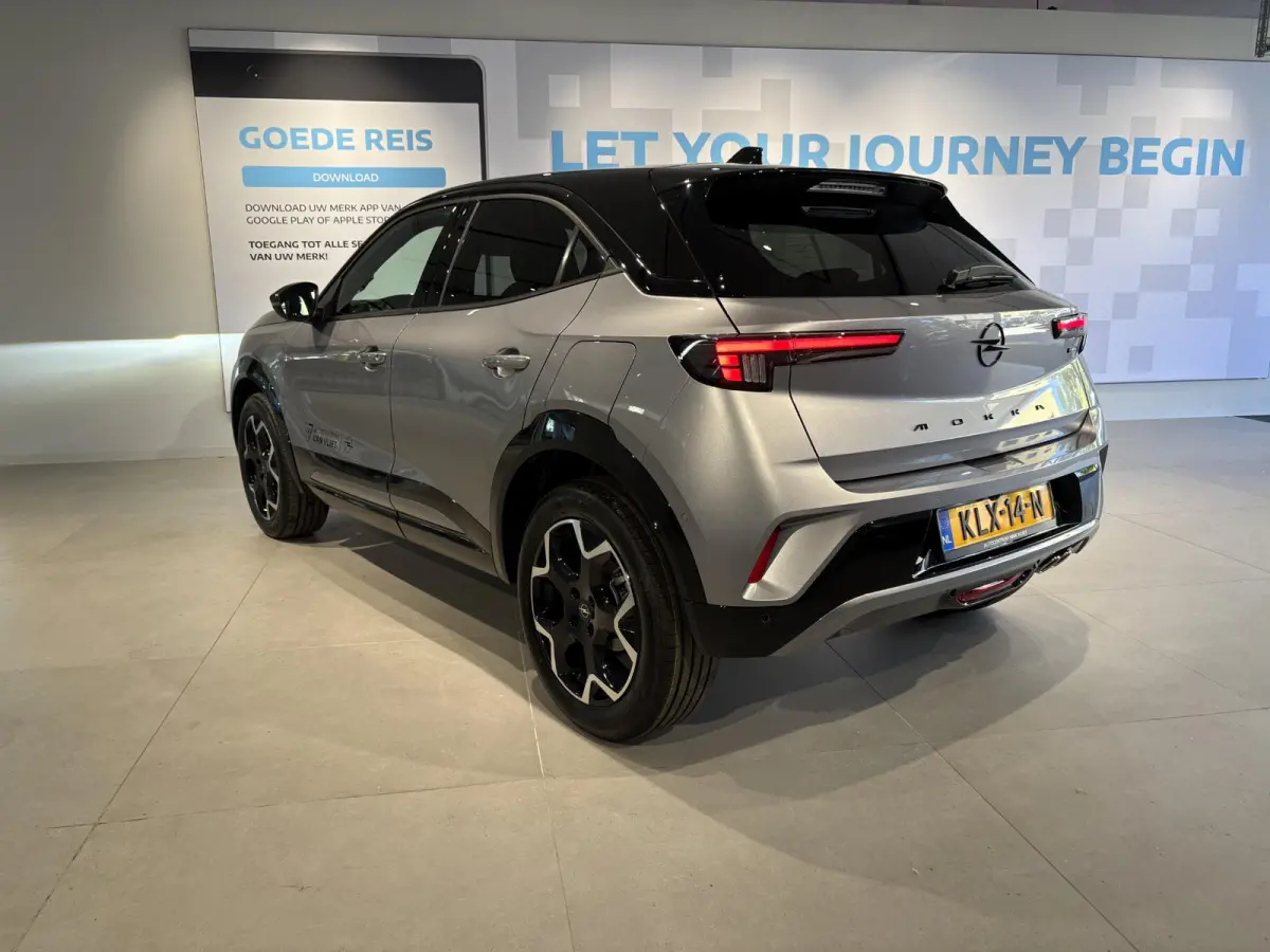 1.2 Turbo Hybrid GS Zwart dak