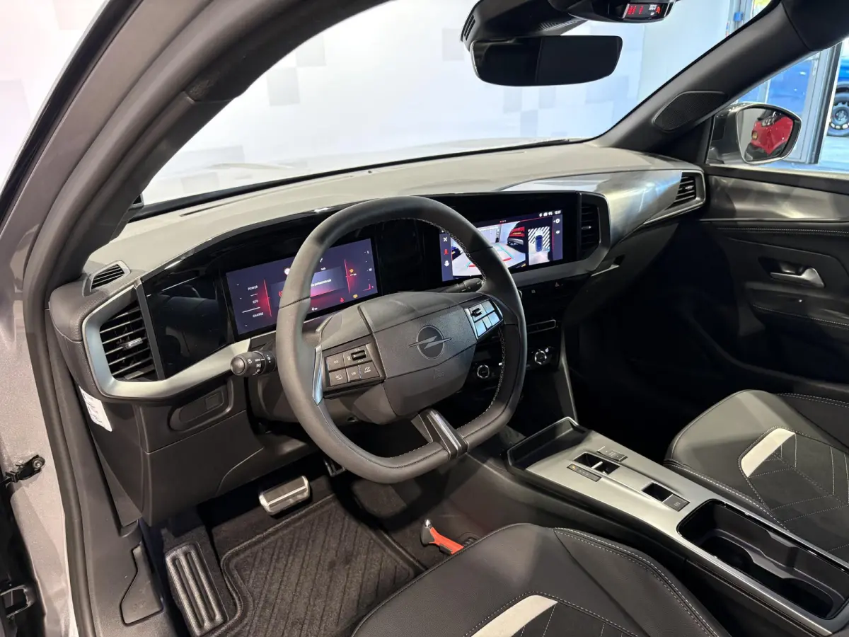 1.2 Turbo Hybrid GS Zwart dak