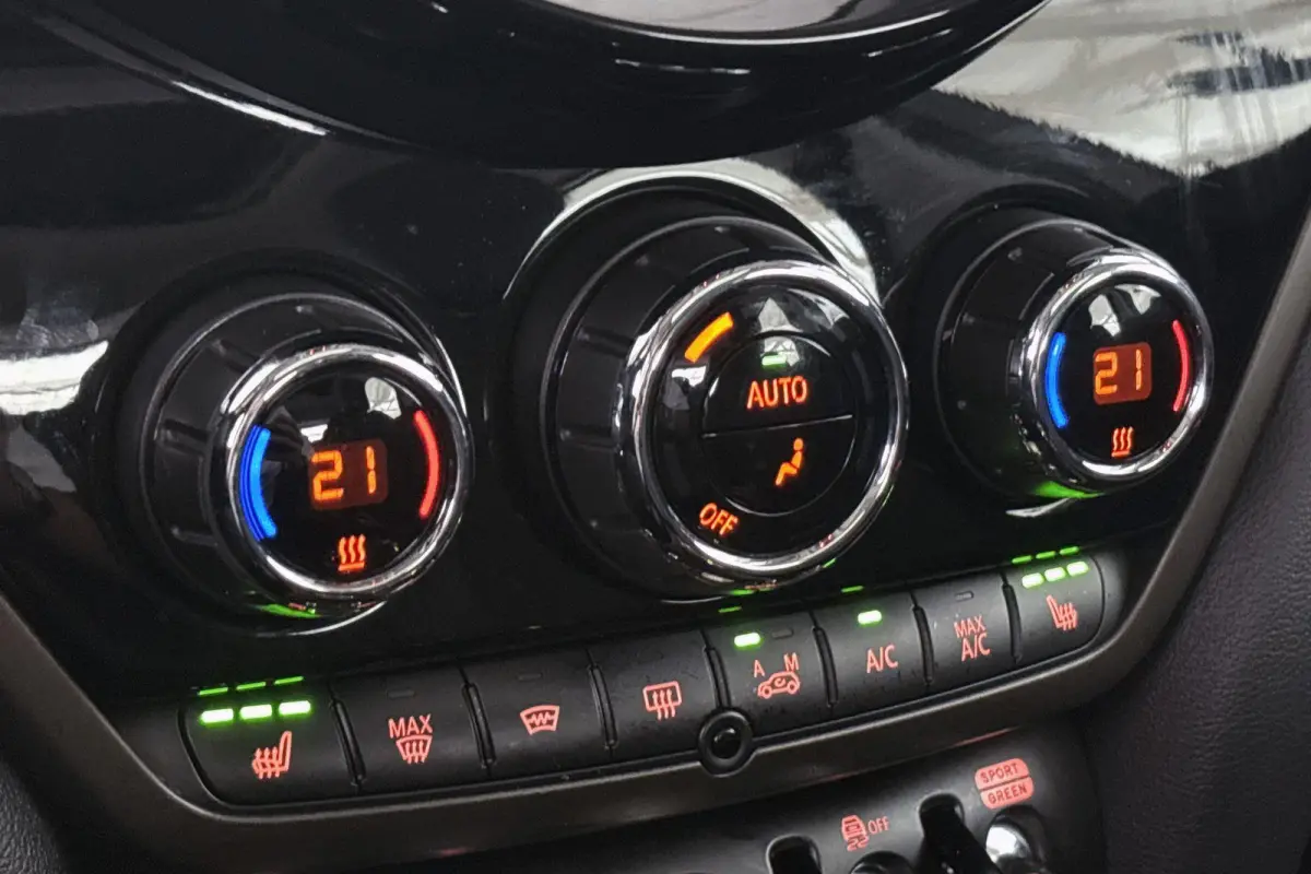 1.5 Cooper ALL4 Untamed Pano Harman Kardon Head-Up Stoelverwarming