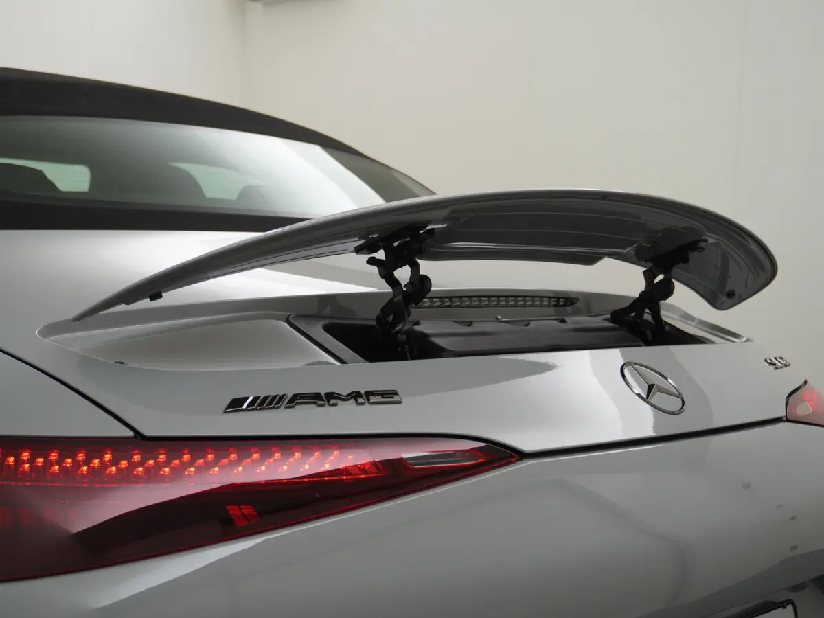 AMG 63 4Matic+ 585pk // Keramische remmen // BTW-auto // Neuslift // Alpin Grau // AMG Nightpakket II // Burmester // Achteras besturing