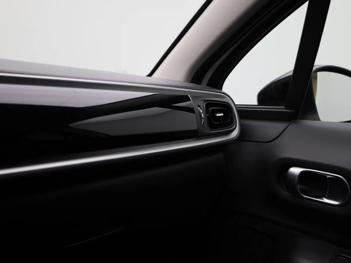 1.2 PureTech Feel | Apple Carplay / Android Auto | Airco | Privacy Glass |