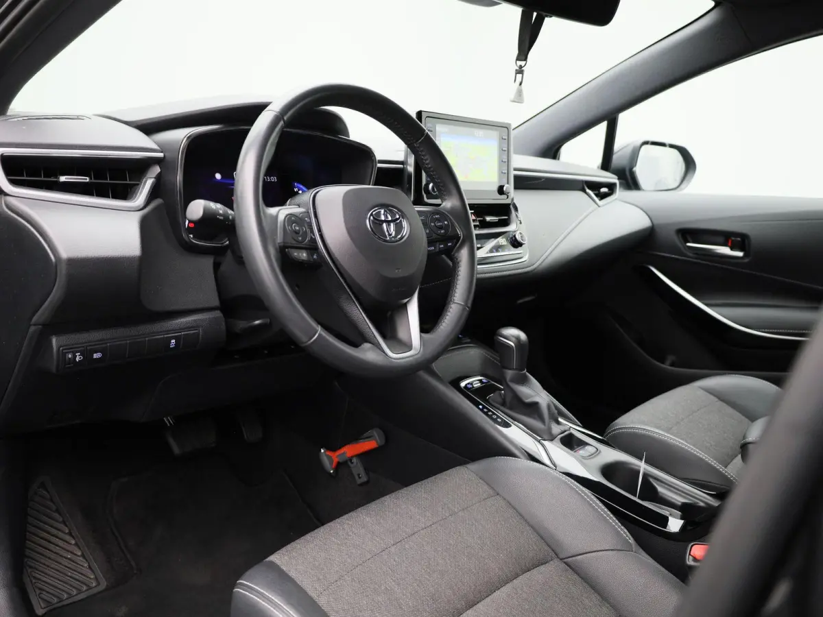 1.8 Hybrid Business Plus | Navigatie | Airco | Lichtmetalen Velgen | Privacy Glass | Camera | Keyless |