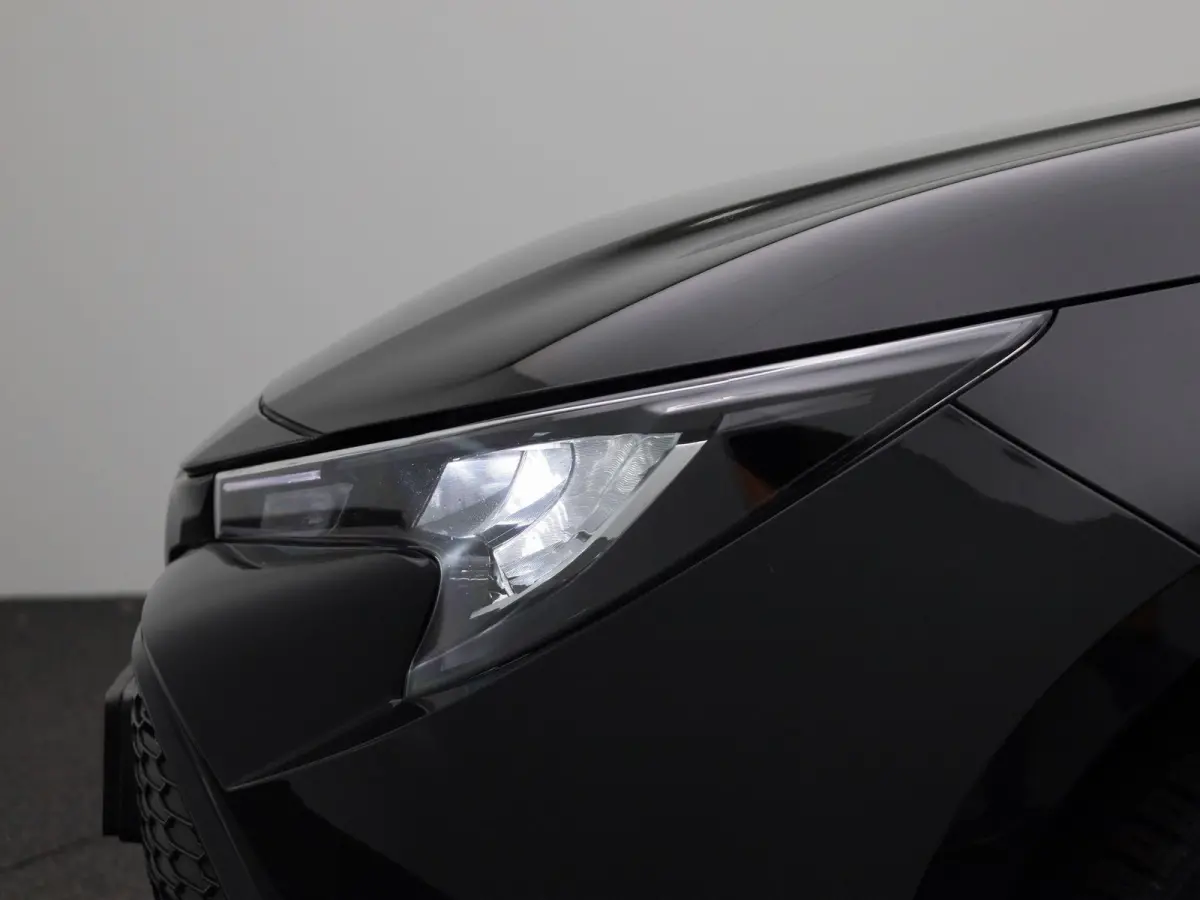 1.8 Hybrid Business Plus | Navigatie | Airco | Lichtmetalen Velgen | Privacy Glass | Camera | Keyless |