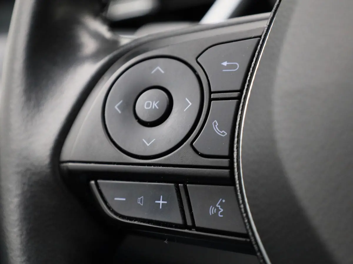 1.8 Hybrid Business Plus | Navigatie | Airco | Lichtmetalen Velgen | Privacy Glass | Camera | Keyless |