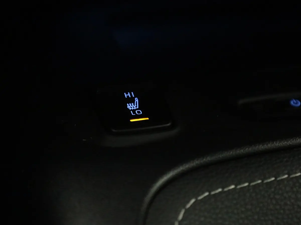 1.8 Hybrid Business Plus | Navigatie | Airco | Lichtmetalen Velgen | Privacy Glass | Camera | Keyless |