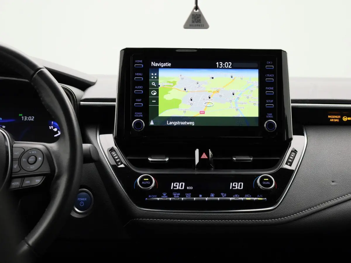 1.8 Hybrid Business Plus | Navigatie | Airco | Lichtmetalen Velgen | Privacy Glass | Camera | Keyless |