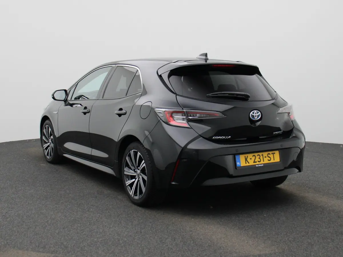 1.8 Hybrid Business Plus | Navigatie | Airco | Lichtmetalen Velgen | Privacy Glass | Camera | Keyless |
