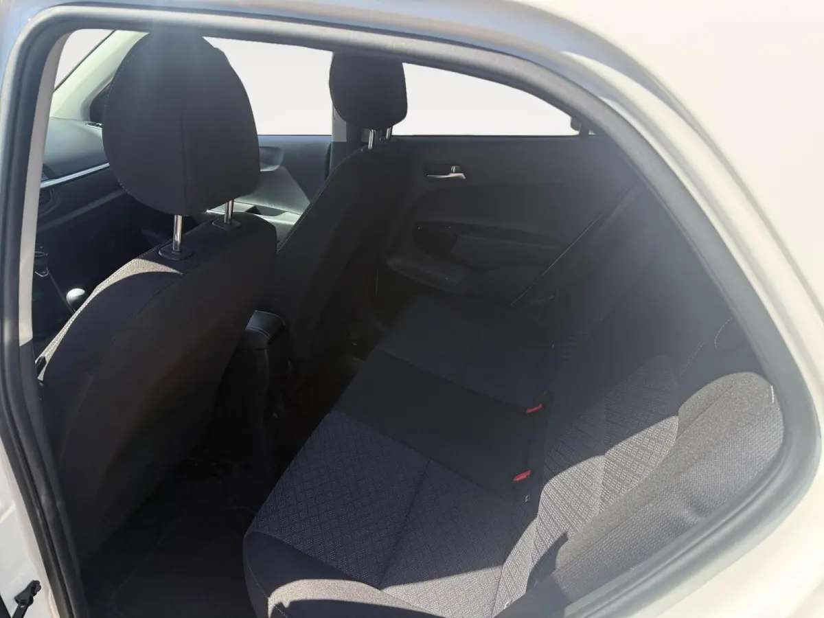 1.0 DPI DynamicPlusLine Airco | LM-velgen | Camera | Cruise control | Bluetooth | Navigatie | AppleCarPlay / Android auto |