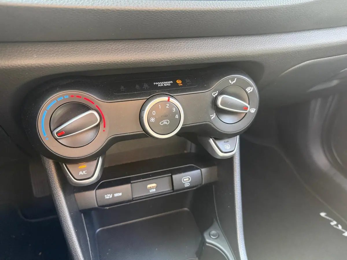 1.0 DPI DynamicPlusLine Airco | LM-velgen | Camera | Cruise control | Bluetooth | Navigatie | AppleCarPlay / Android auto |