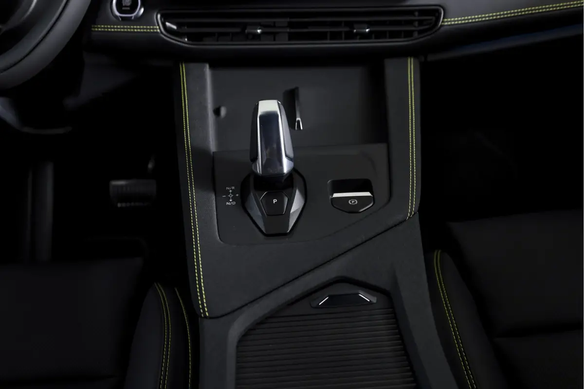 1.5 PHEV 276 PK More | S/K-panodak | Dig. Cockpit | Stoel-+Stuurverw. | 360 Camera | Adapt. Cruise | Memory | Elek. klep | LM 20" | 2650