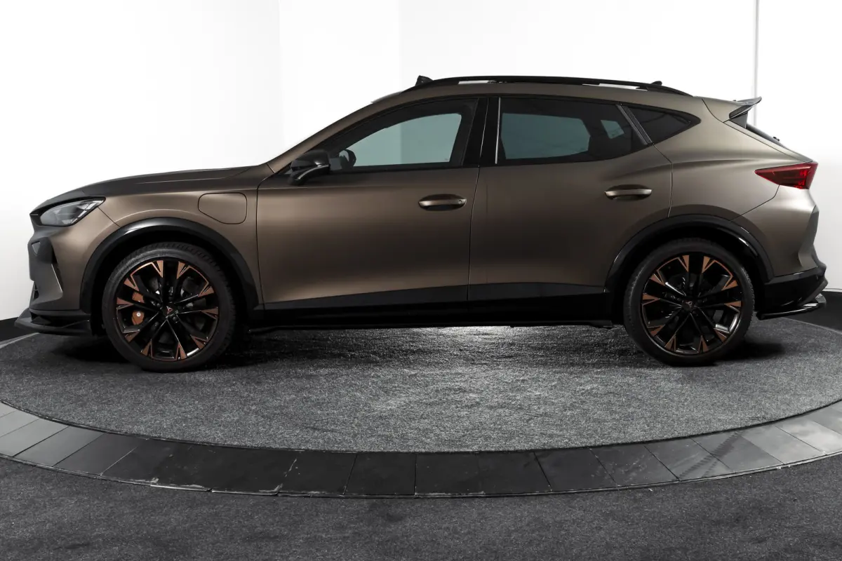 1.5 TSI e-Hybrid 272 PK VZ Extreme | Maxton Design | Bronze Matt | S/K-Panodak | Sennheiser | Elek. stoelen | Matrix LED | Adapt. Cruise | Stoel-+stuurverw. | Camera | NAV+App. Connect | Ele