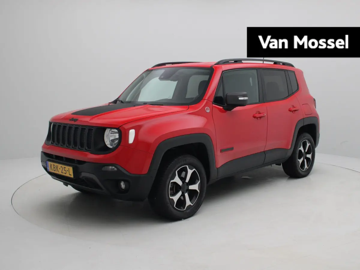 4xe 240 Plug-in Hybrid Electric Trailhawk | Carplay | Lane Assist | Camera | Cruise Control |