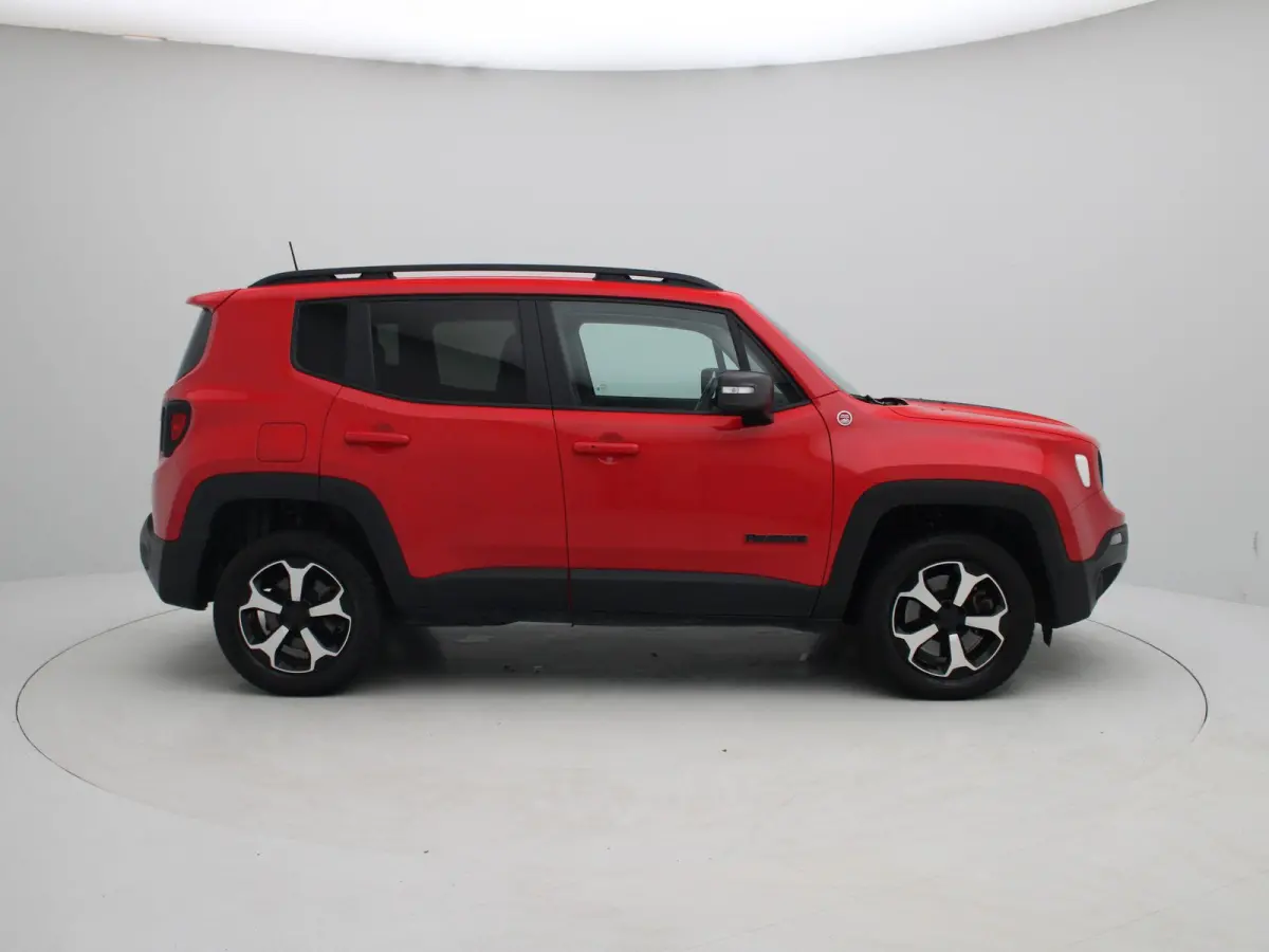 4xe 240 Plug-in Hybrid Electric Trailhawk | Carplay | Lane Assist | Camera | Cruise Control |