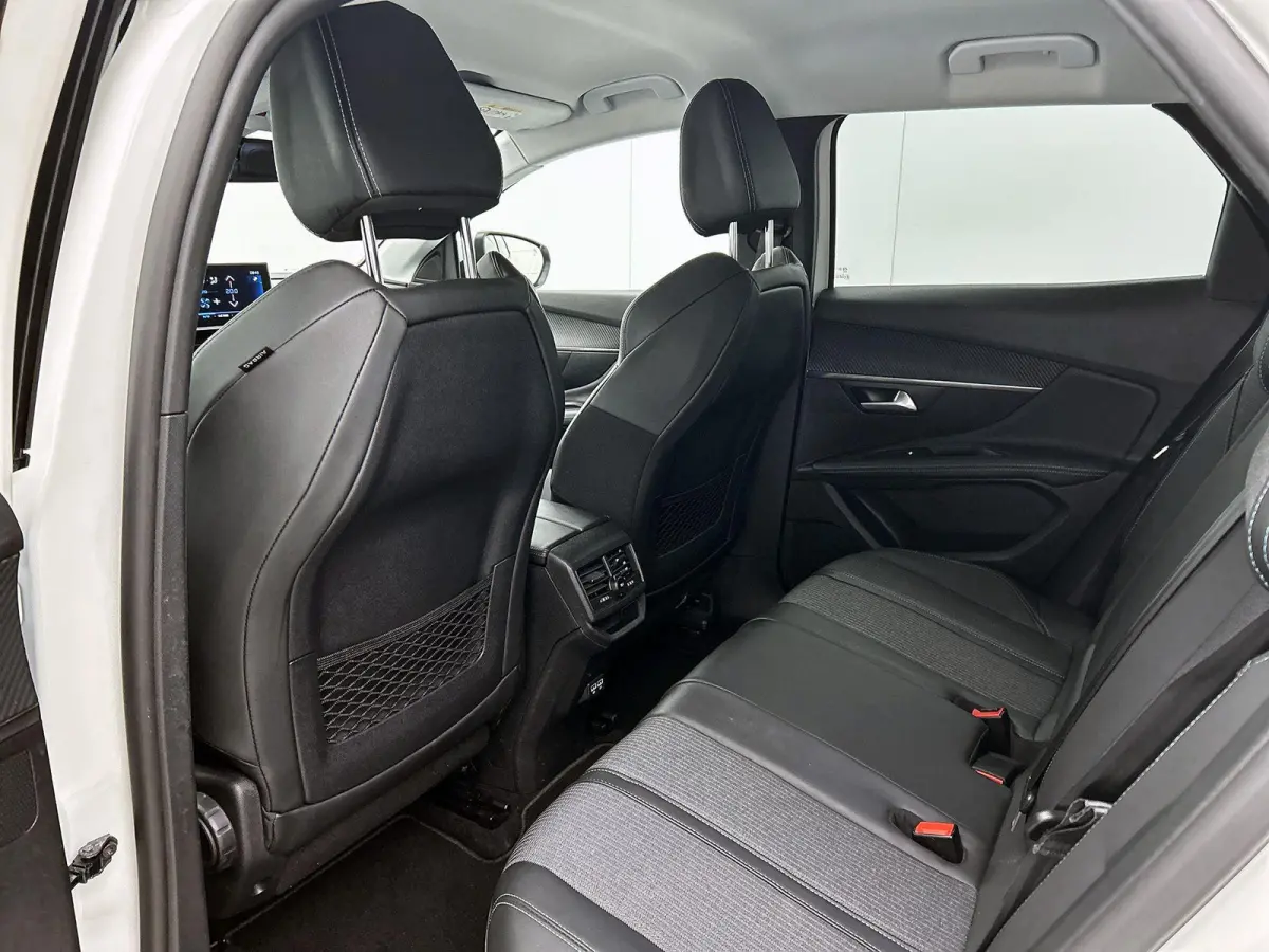 1.2 PureTech 96kW Allure | NAVIGATIE | CAMERA | KLIMAATREGELING