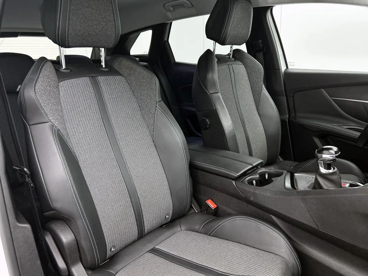 1.2 PureTech 96kW Allure | NAVIGATIE | CAMERA | KLIMAATREGELING