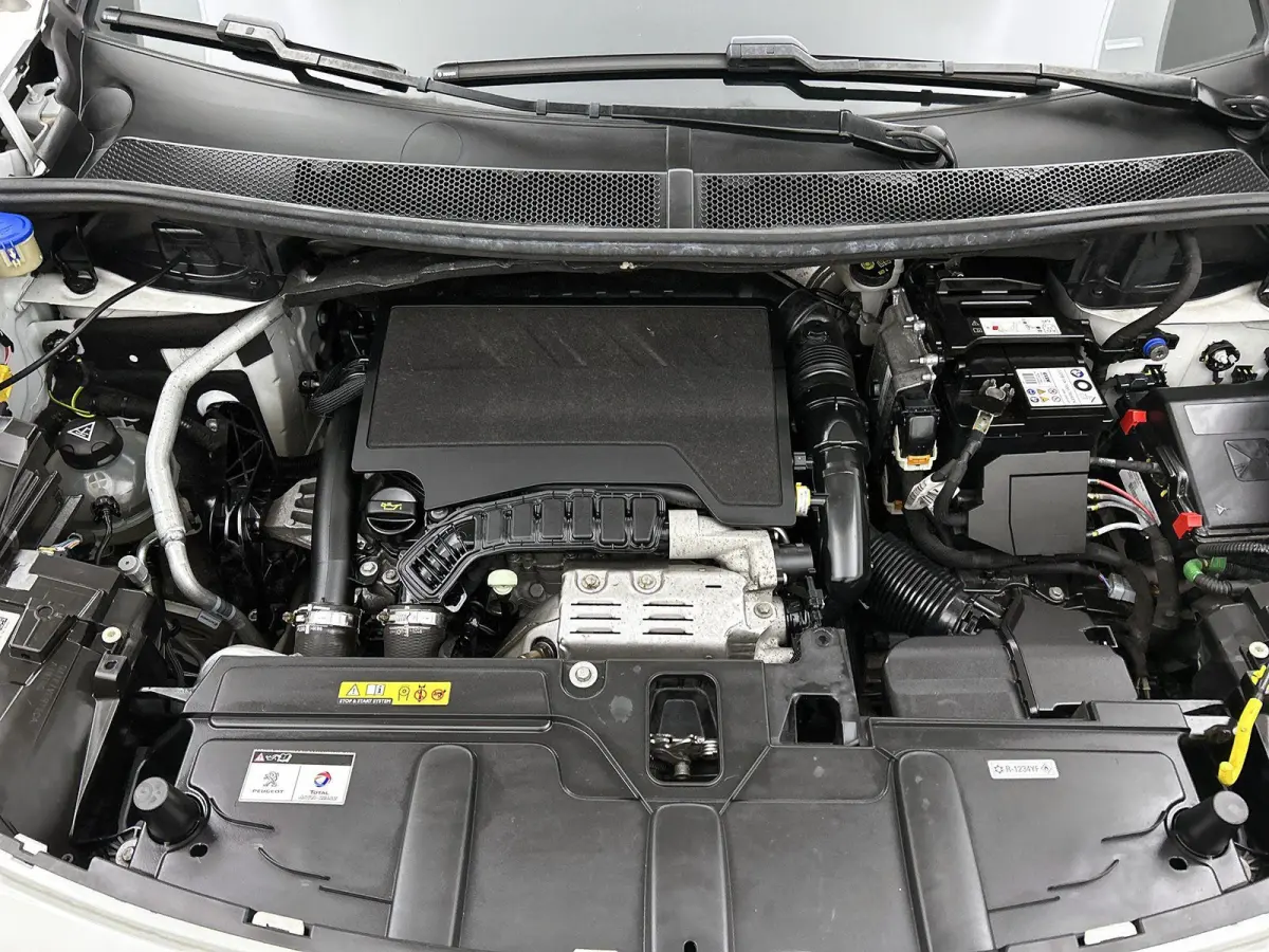1.2 PureTech 96kW Allure | NAVIGATIE | CAMERA | KLIMAATREGELING