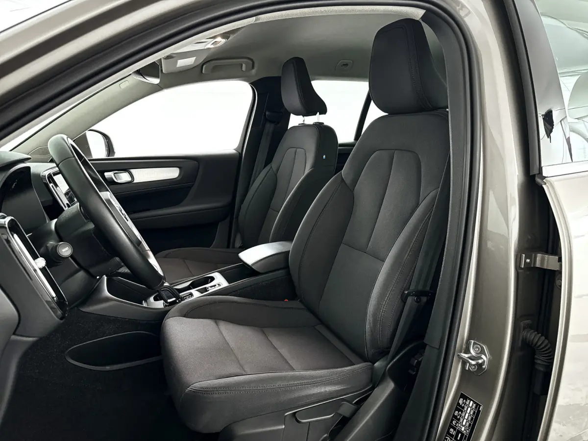 T5 Business Pro | Parkeercamera | Climate control | Cruise control | Navigatie