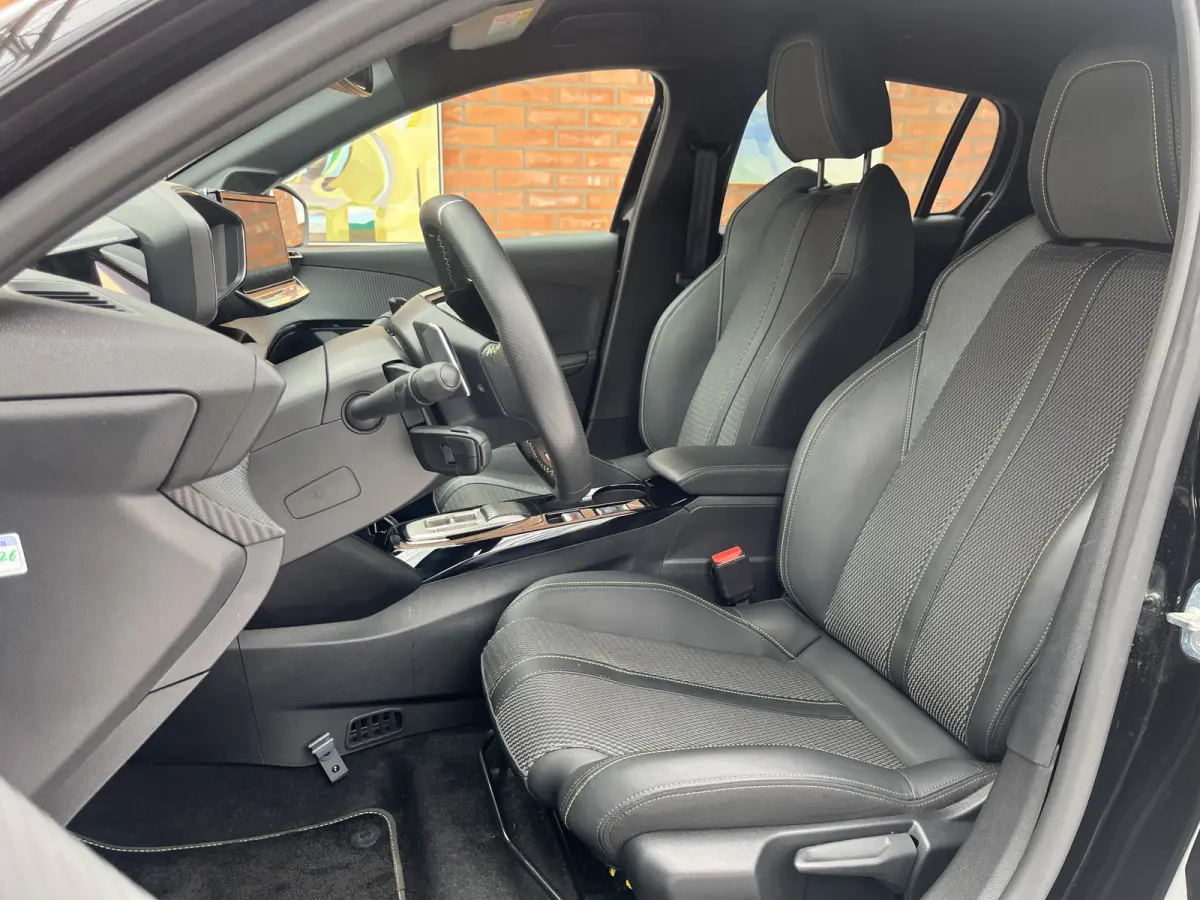 Hybrid 145 e-DCS6 GT | Keyless | Camera voor + achter | Carplay/Android Auto | Adaptive Cruise Control |