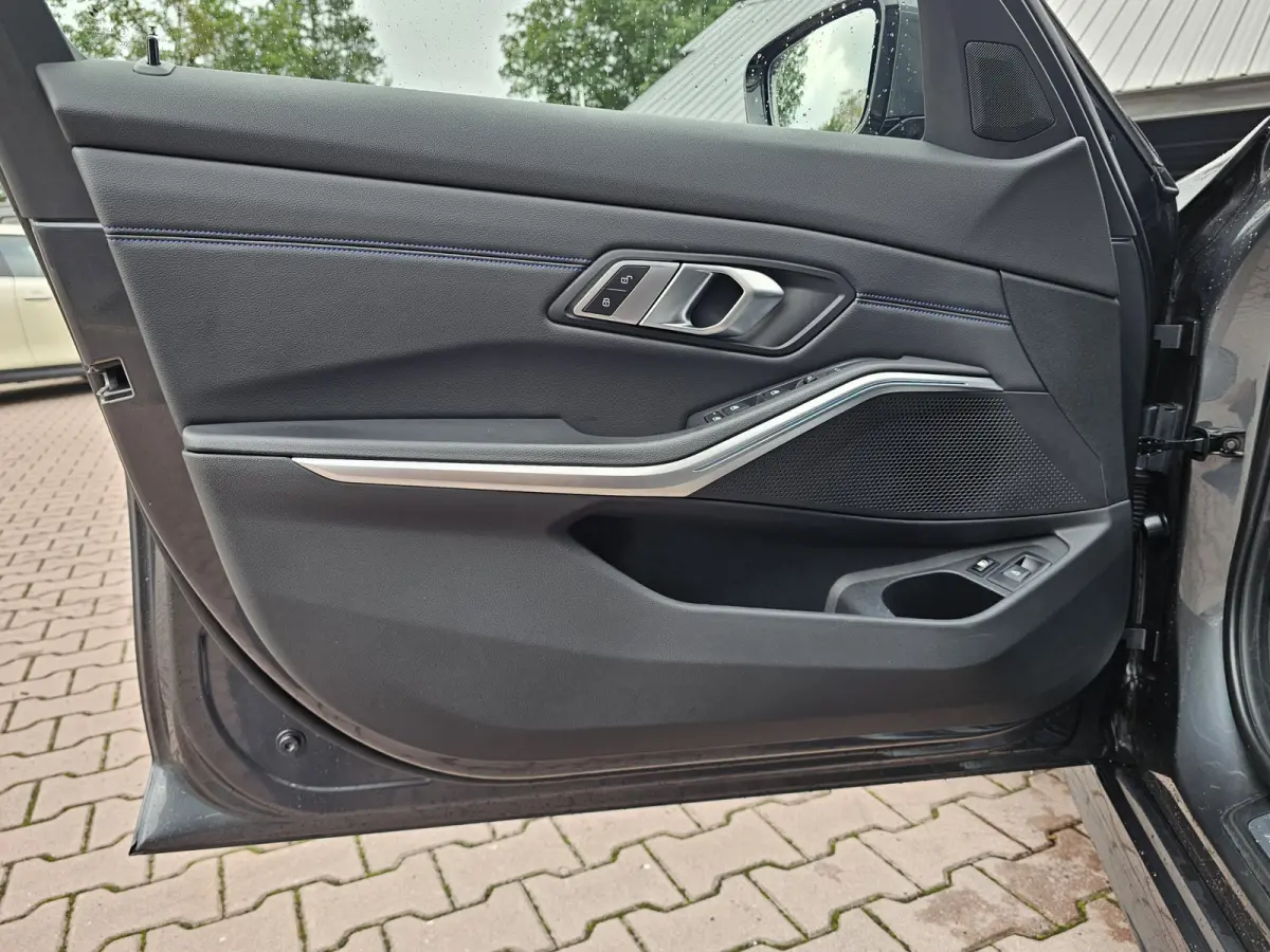 330e M-Sport Touring Plus | LED | Pano | Trekhaak | Stoelverwarming | Shadow-Line | Park Assist | Driving Assistant | Vol |