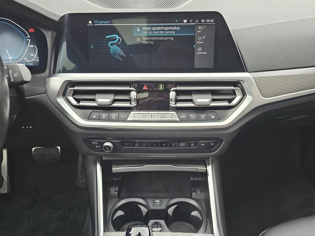 330e M-Sport Touring Plus | LED | Pano | Trekhaak | Stoelverwarming | Shadow-Line | Park Assist | Driving Assistant | Vol |