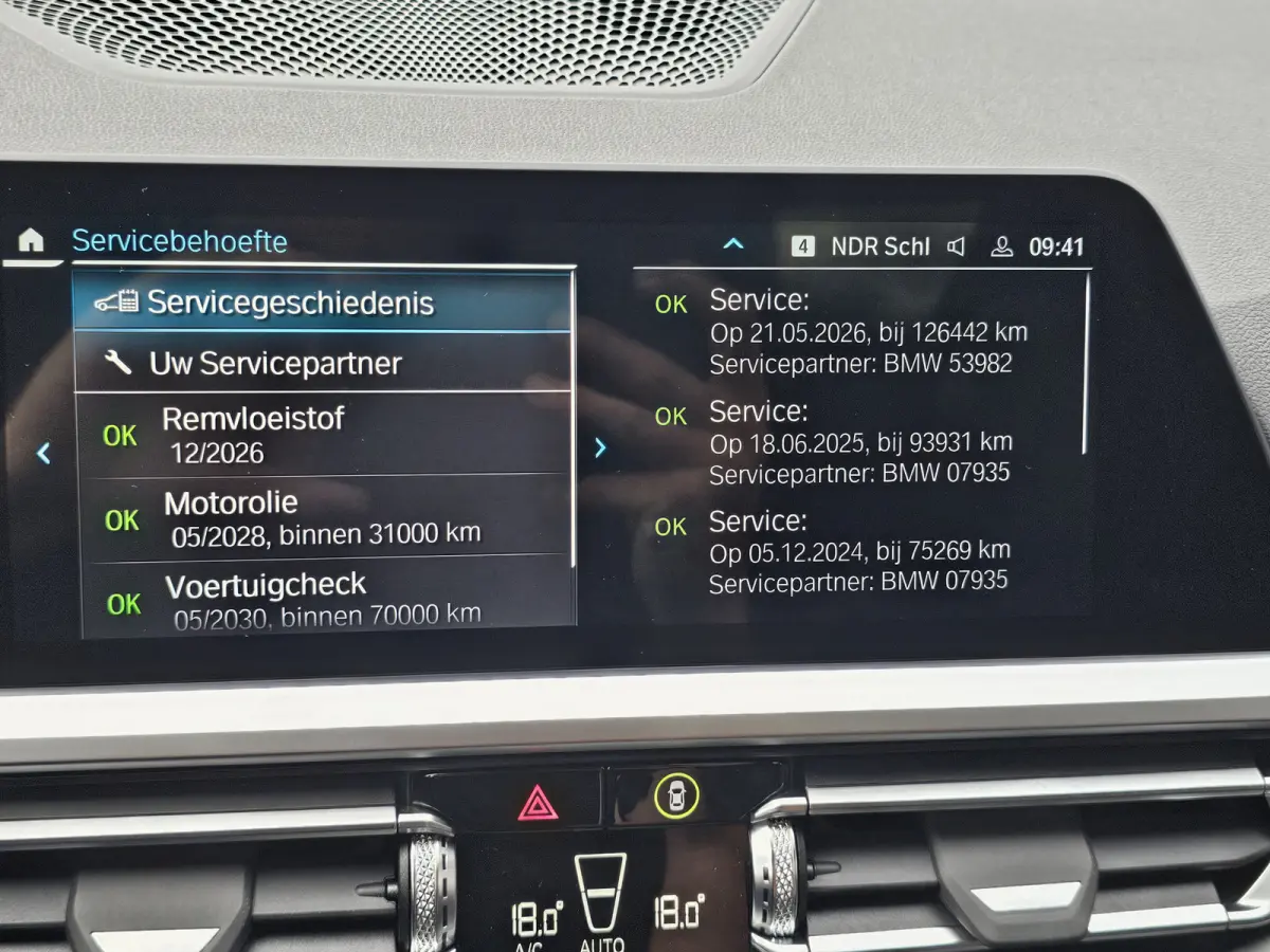 330e M-Sport Touring Plus | LED | Pano | Trekhaak | Stoelverwarming | Shadow-Line | Park Assist | Driving Assistant | Vol |