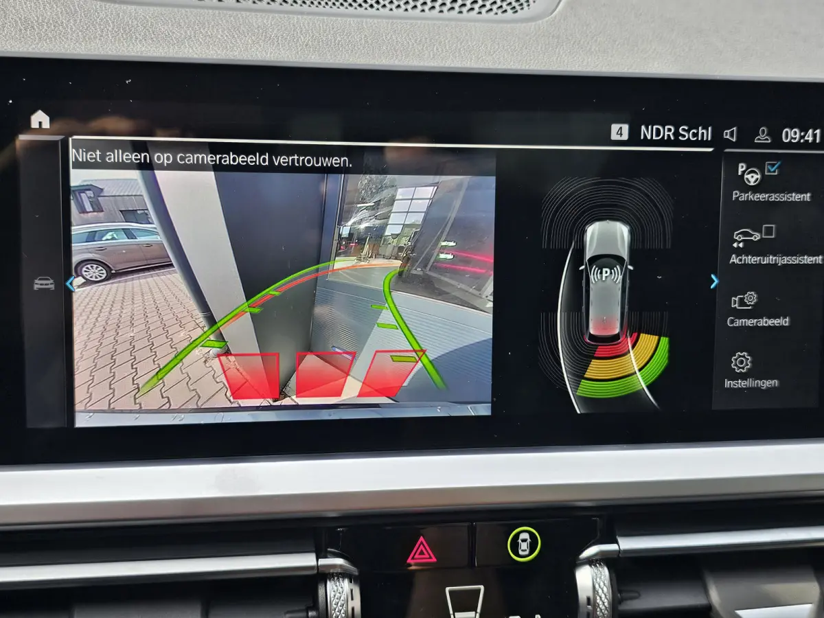 330e M-Sport Touring Plus | LED | Pano | Trekhaak | Stoelverwarming | Shadow-Line | Park Assist | Driving Assistant | Vol |