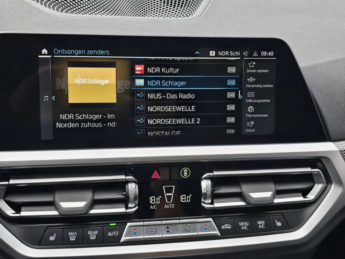 330e M-Sport Touring Plus | LED | Pano | Trekhaak | Stoelverwarming | Shadow-Line | Park Assist | Driving Assistant | Vol |