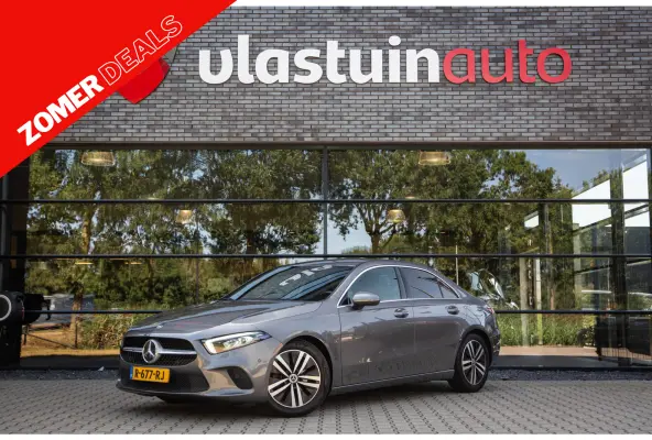 180 Premium Plus , Adaptive cruise control, Sfeerverlichting, Stoelverwarming, Achteruitrijcamera