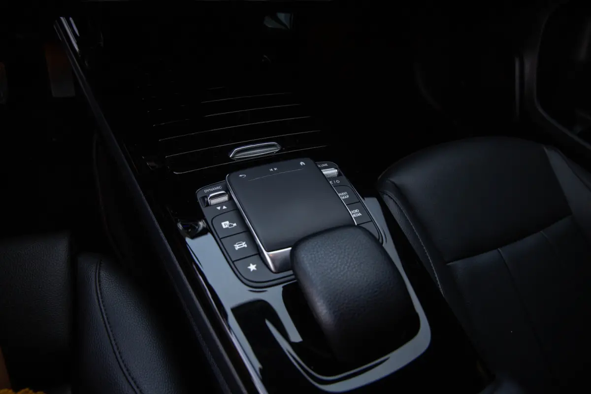 180 Premium Plus , Adaptive cruise control, Sfeerverlichting, Stoelverwarming, Achteruitrijcamera
