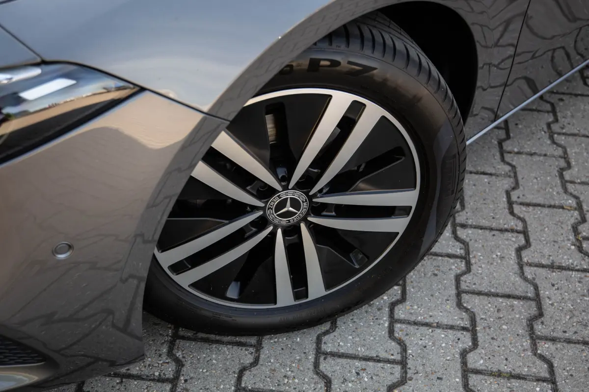 180 Premium Plus , Adaptive cruise control, Sfeerverlichting, Stoelverwarming, Achteruitrijcamera
