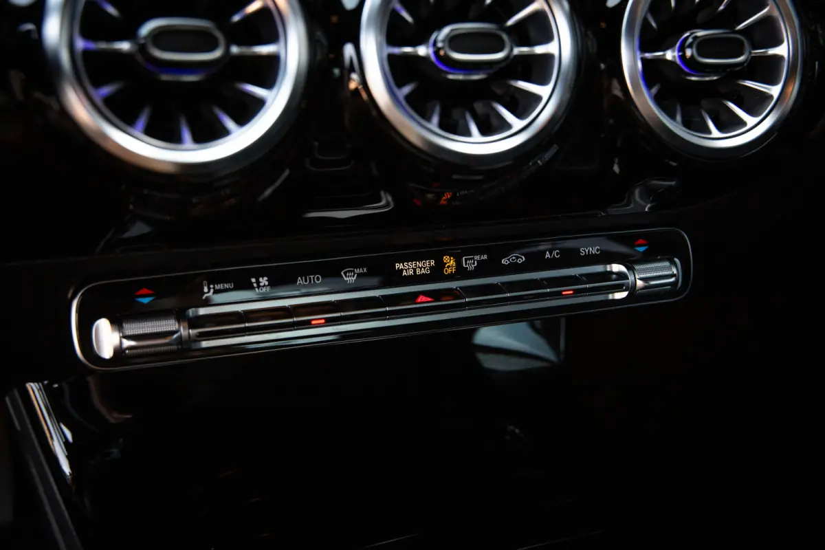 180 Premium Plus , Adaptive cruise control, Sfeerverlichting, Stoelverwarming, Achteruitrijcamera